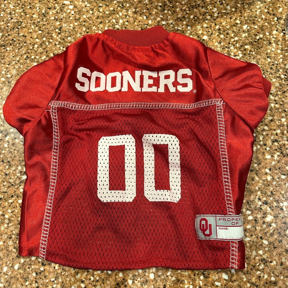 Oklahoma sooners dog football jersey. Size small.